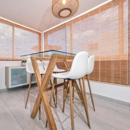 Marina Oasis - Private Pool, Air-con And Sat Tv By Lanzarote * Playa Blanca (Lanzarote)