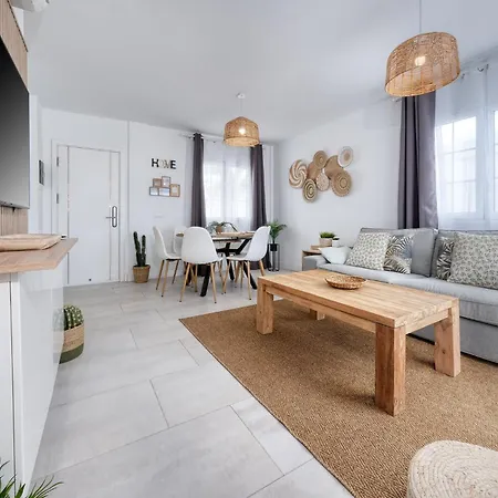 Marina Oasis - Private Pool, Air-con And Sat Tv By Lanzarote Дом отдыха Коста Бланка