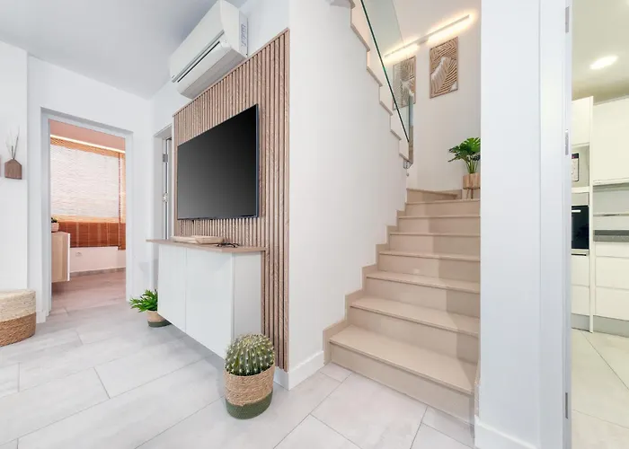 Vakantiehuis Marina Oasis - Private Pool, Air-con And Sat Tv By Lanzarote *