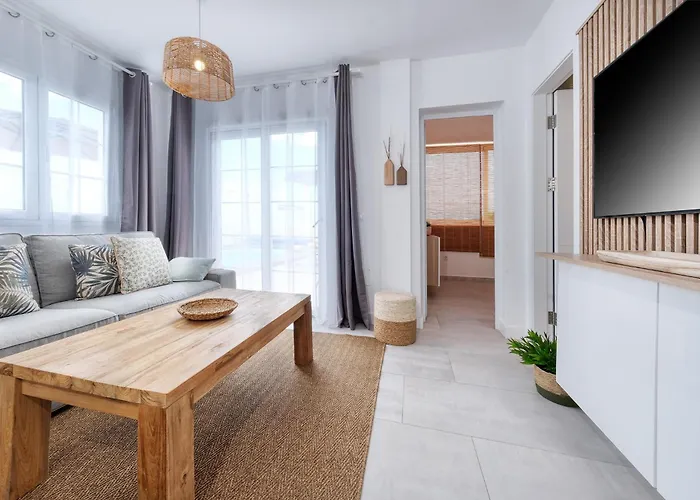 Vakantiehuis Marina Oasis - Private Pool, Air-con And Sat Tv By Lanzarote *